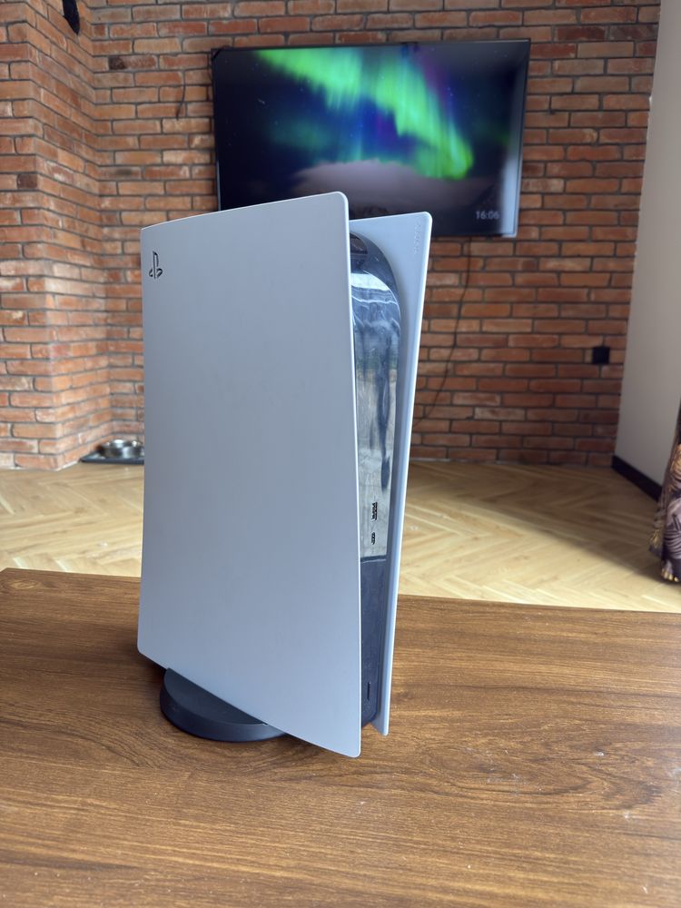 Konsola PS5 Digital - 1TB + Słuchawki Pulse 3D + 2 pady