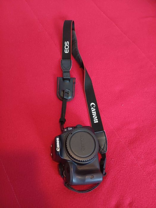 Canon EOS 100D - Perfeita para iniciantes e viagens