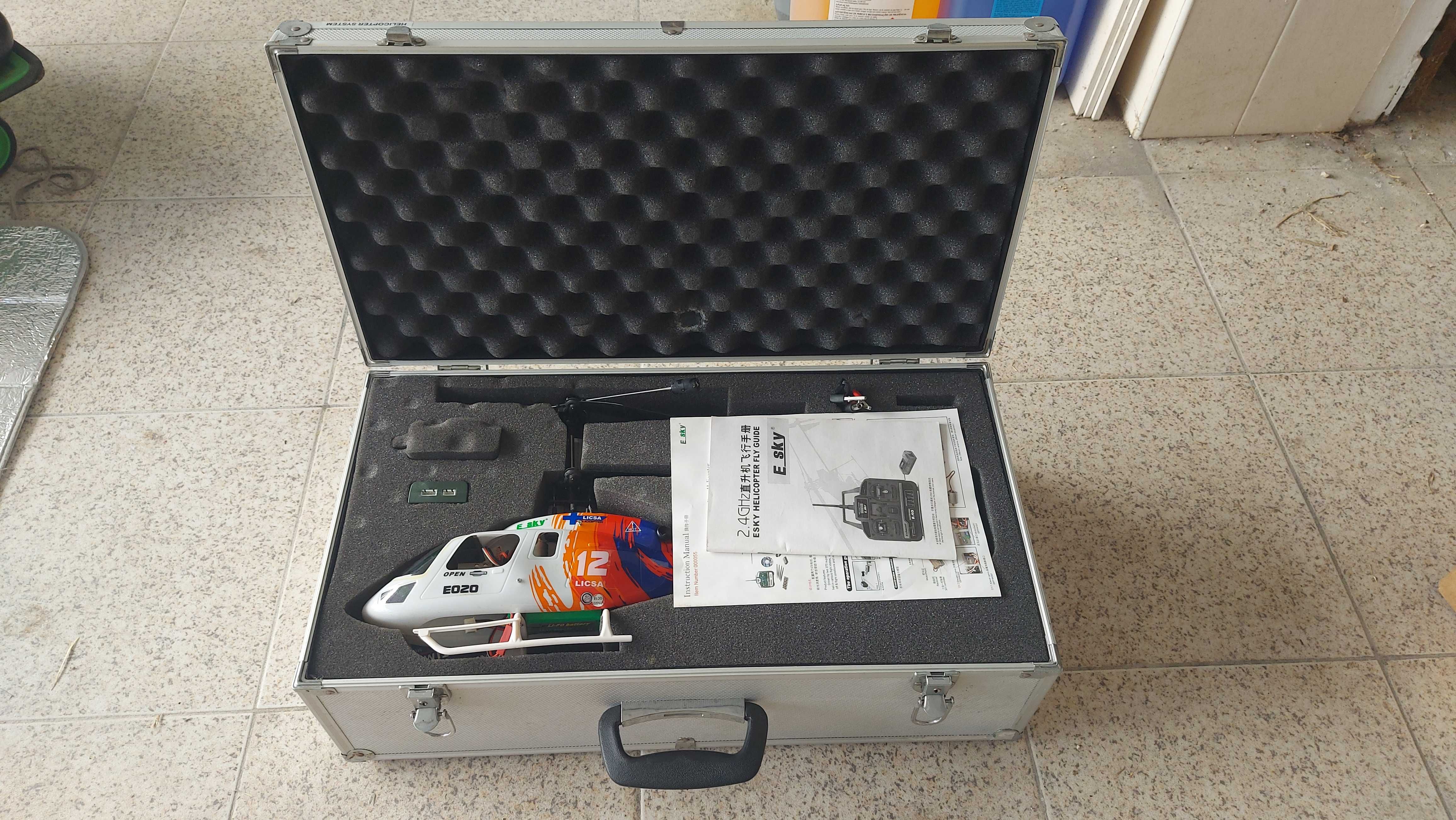 Helicóptero RC ESKY Hobby LICSA model como novo