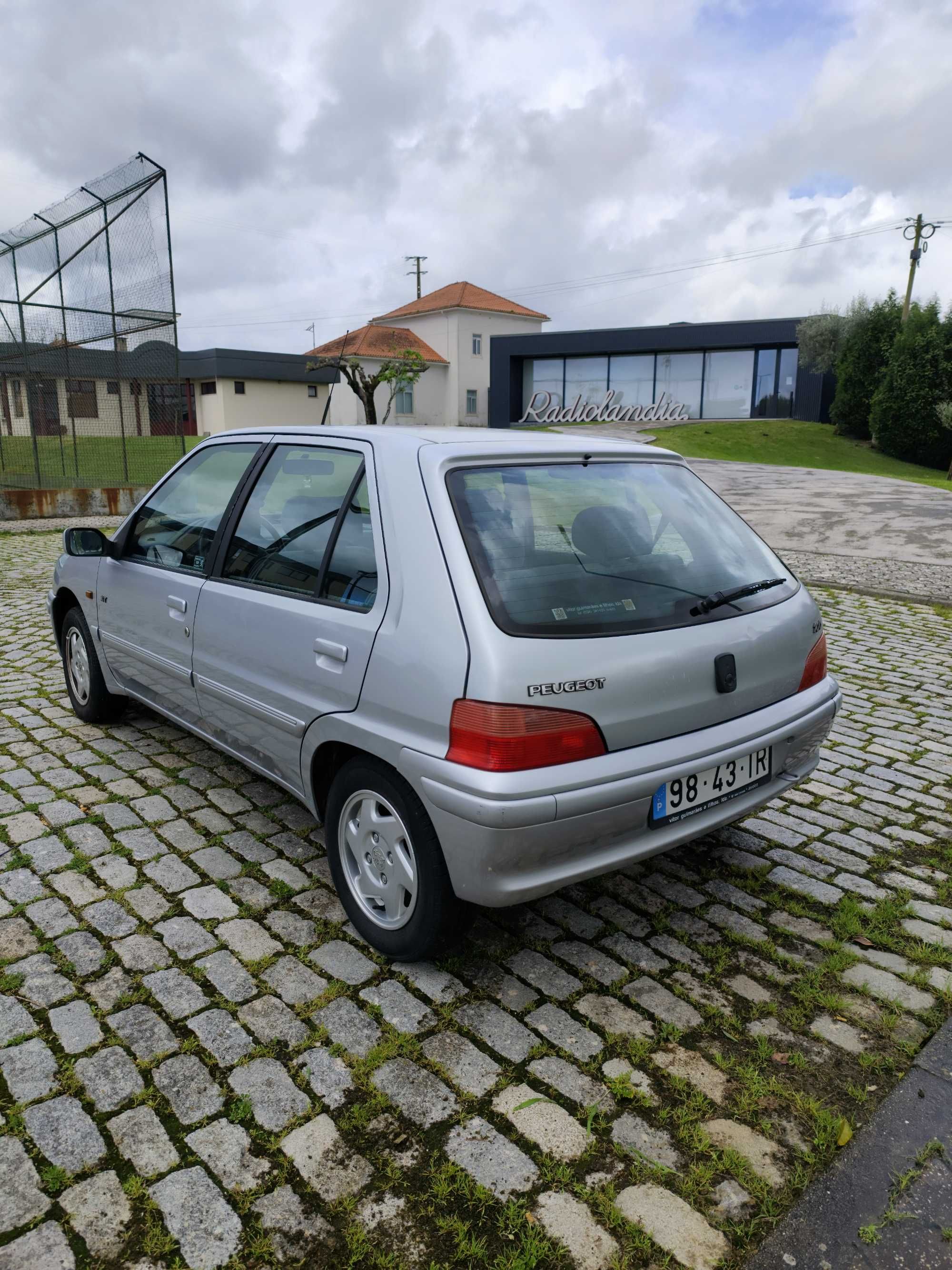 PEUGEOT 106 (com poucos kms) RESERVADO