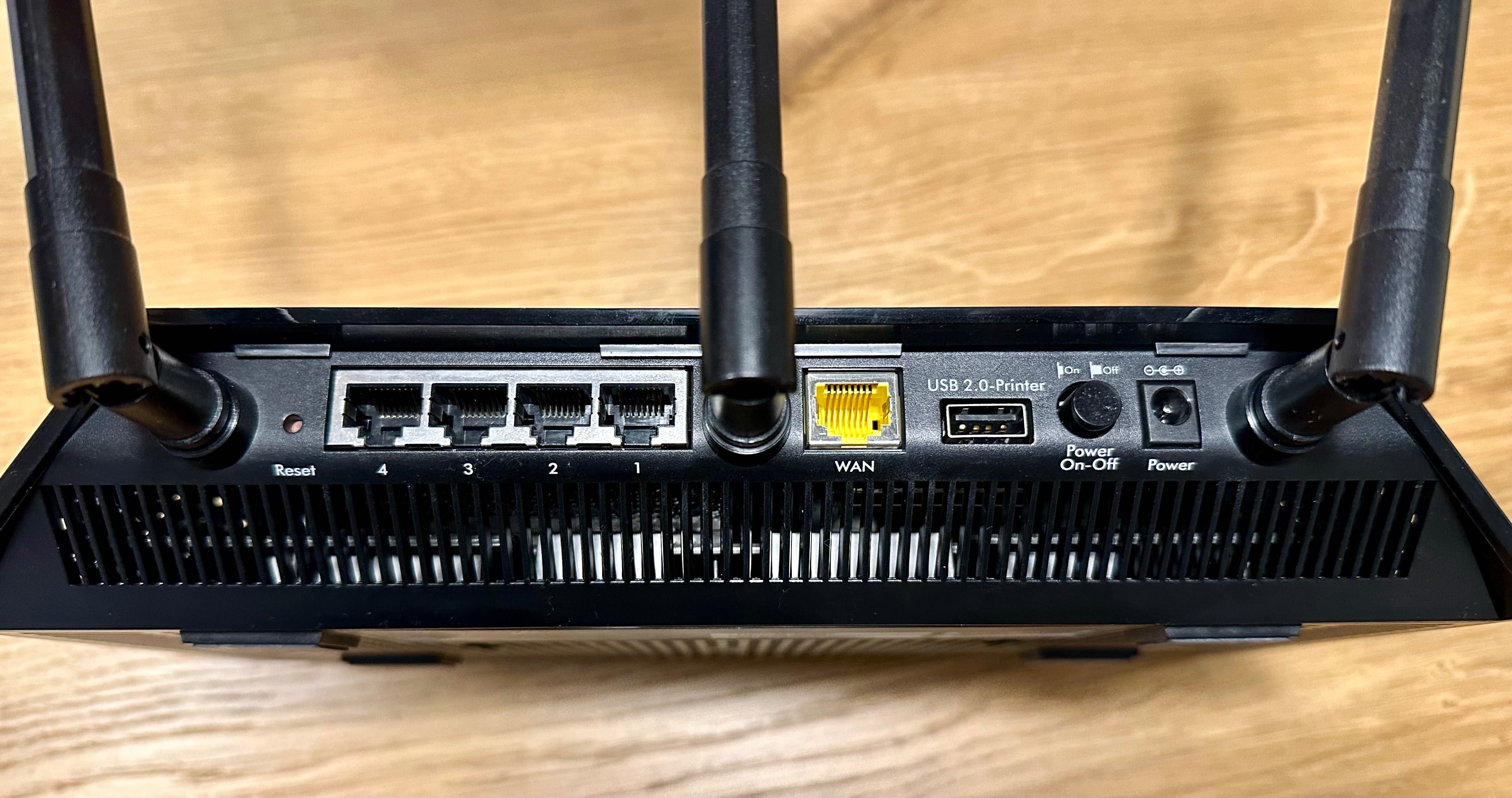 Router Netgear R6400 (1750Mb/s a/b/g/n/ac, 2xUSB)