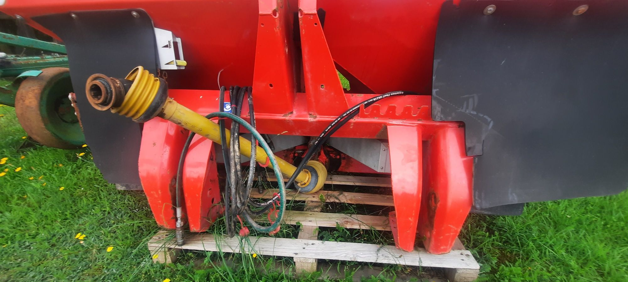 Rozsiewacz nawozu KUHN Axis 20.1 12-18m 2012r. 2000L amazone sulky