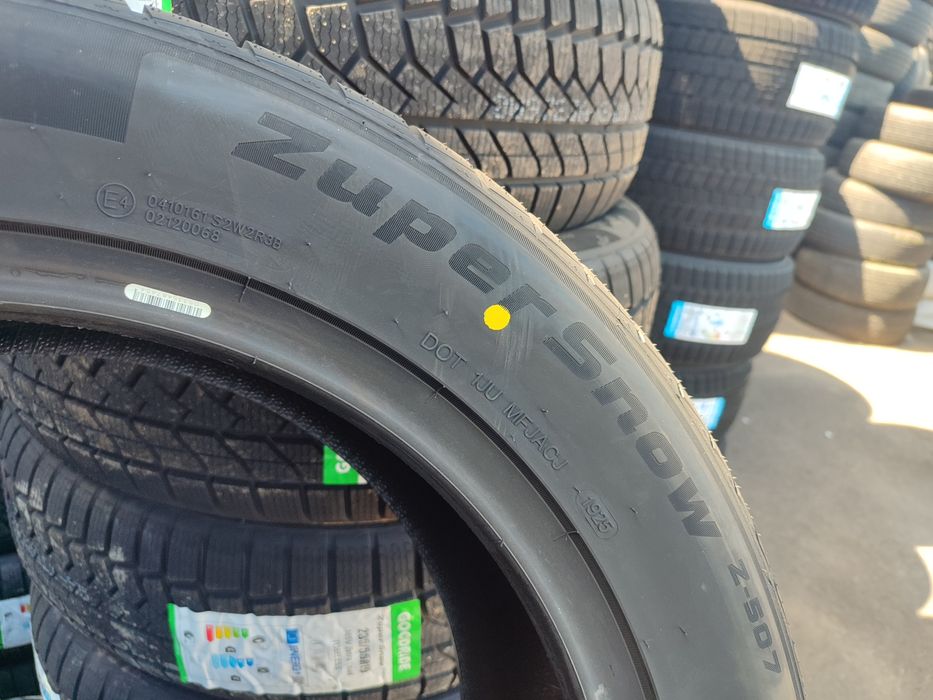 Зимові шини Goodride ZuperSnow Z-507 235/55 R19 105V XL