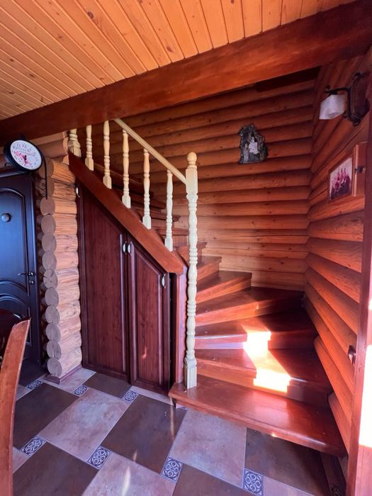 Продаж деревʼяного будинку