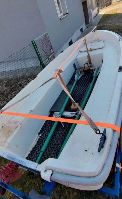 Łódka z przyczepką