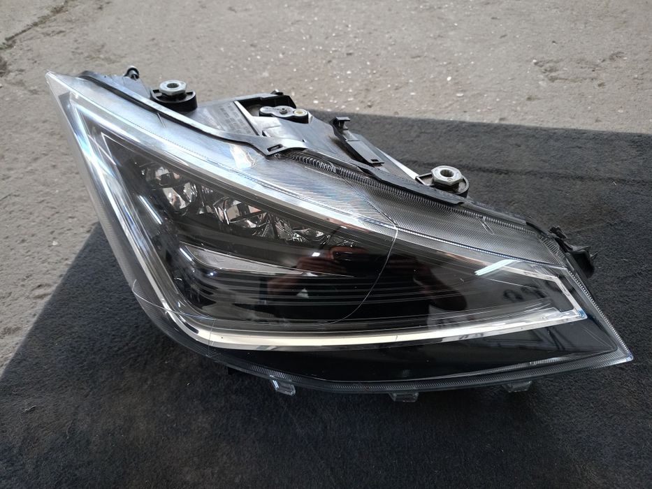 Lampa przód prawa Seat Arona