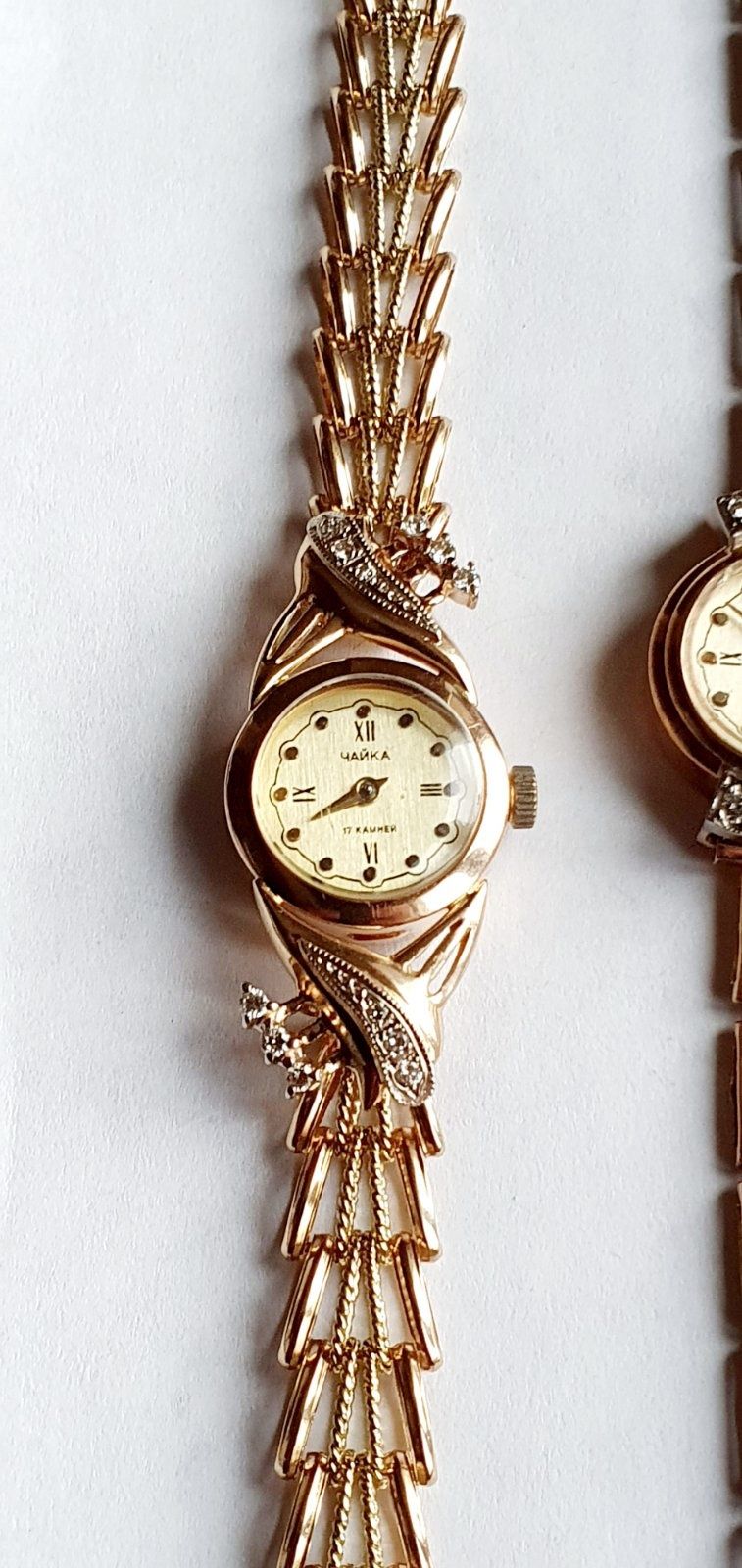 Продам золотые женские часы с браслетом