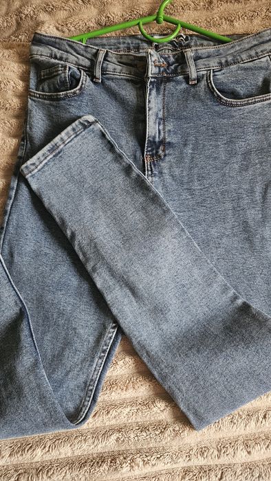 Джинсы женские .