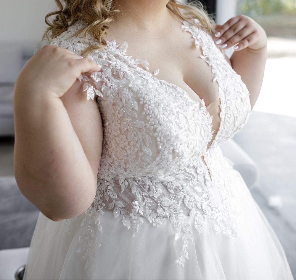 Suknia slubna plus size