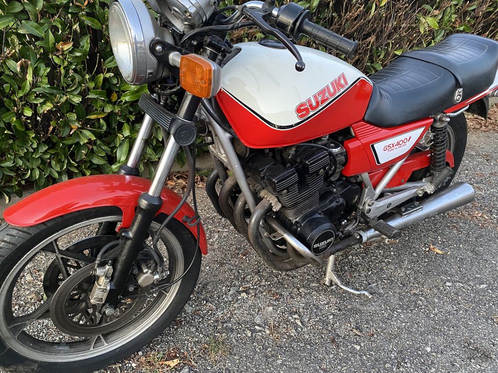 Suzuki GSX 400F Katana