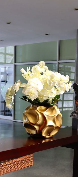 Arranjo dourado c/flores