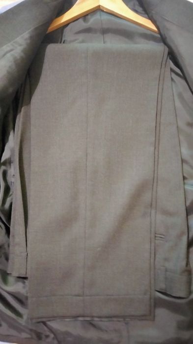 Fato de homem cinzento escuro T48