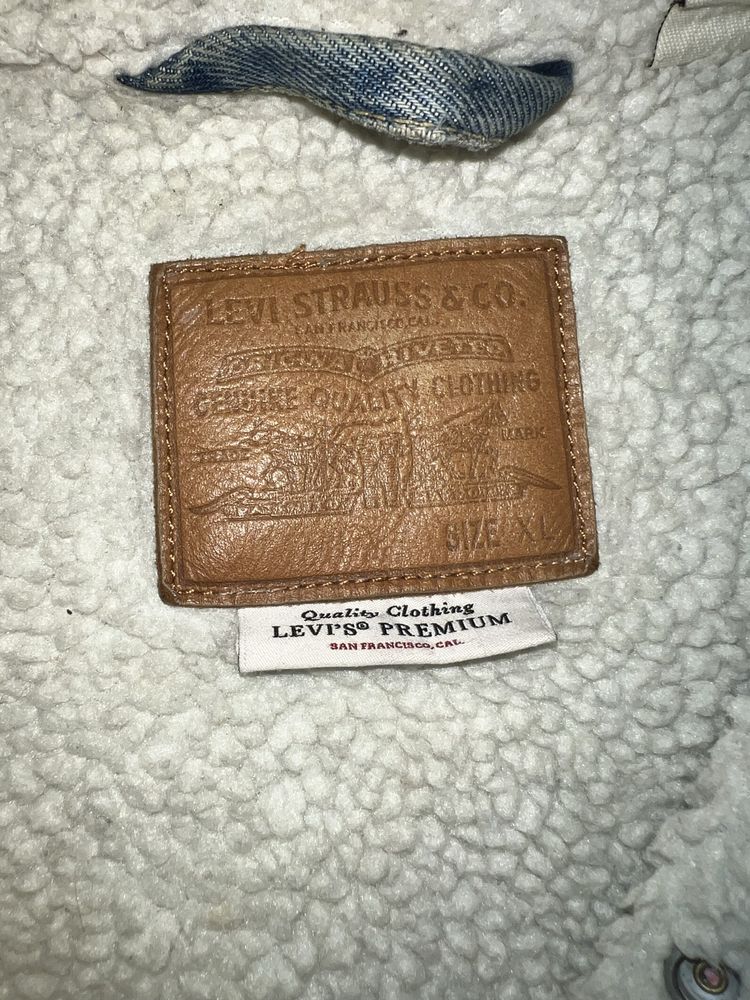 Джинсова куртка LEVIS L