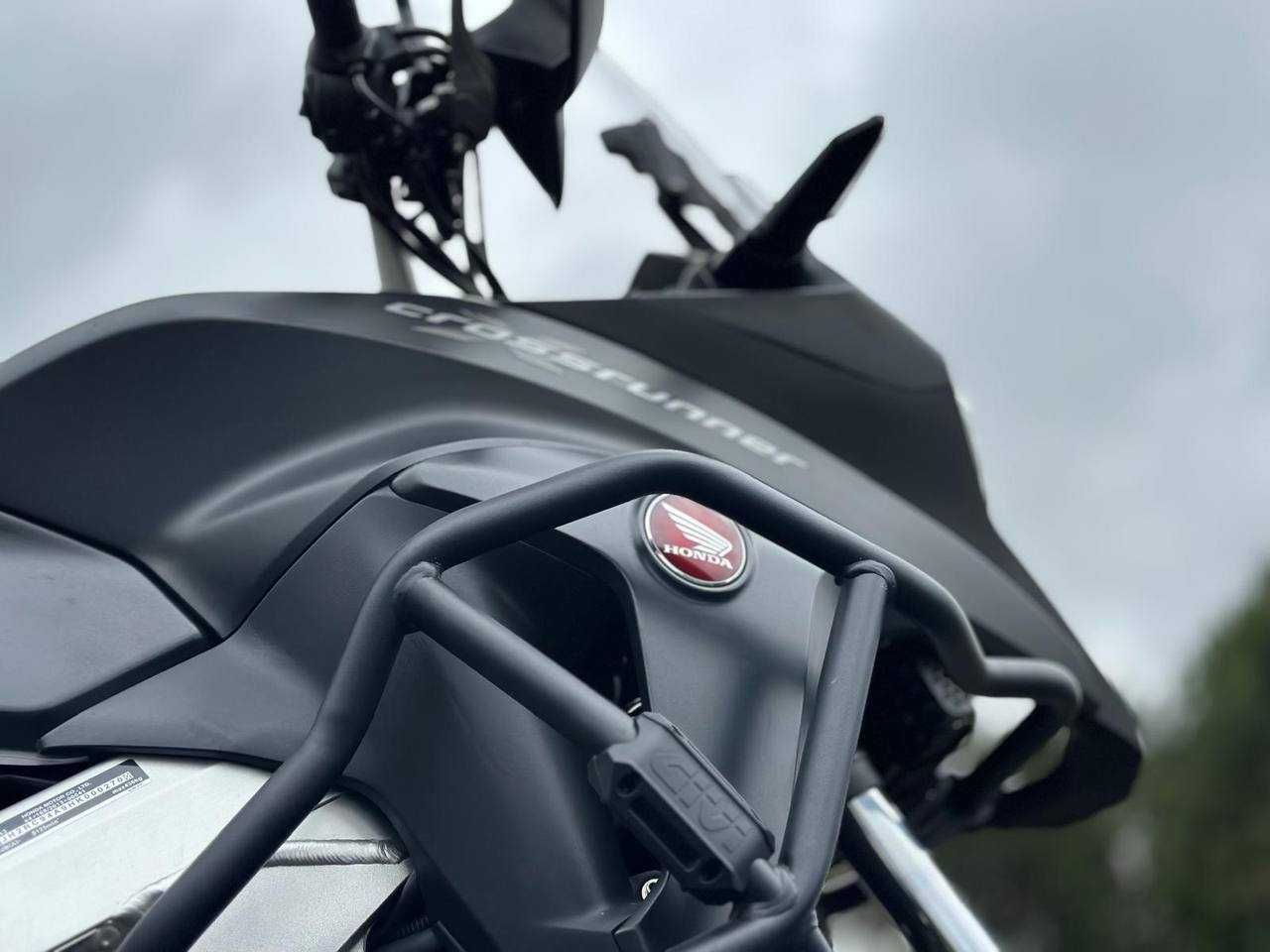 HONDA VFR 800X Crossrunner