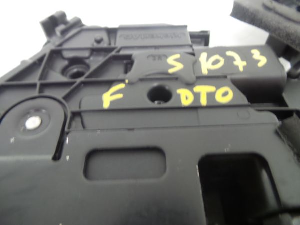 Fechadura / fecho porta frente direito VOLKSWAGEN Golf VI (5K1)