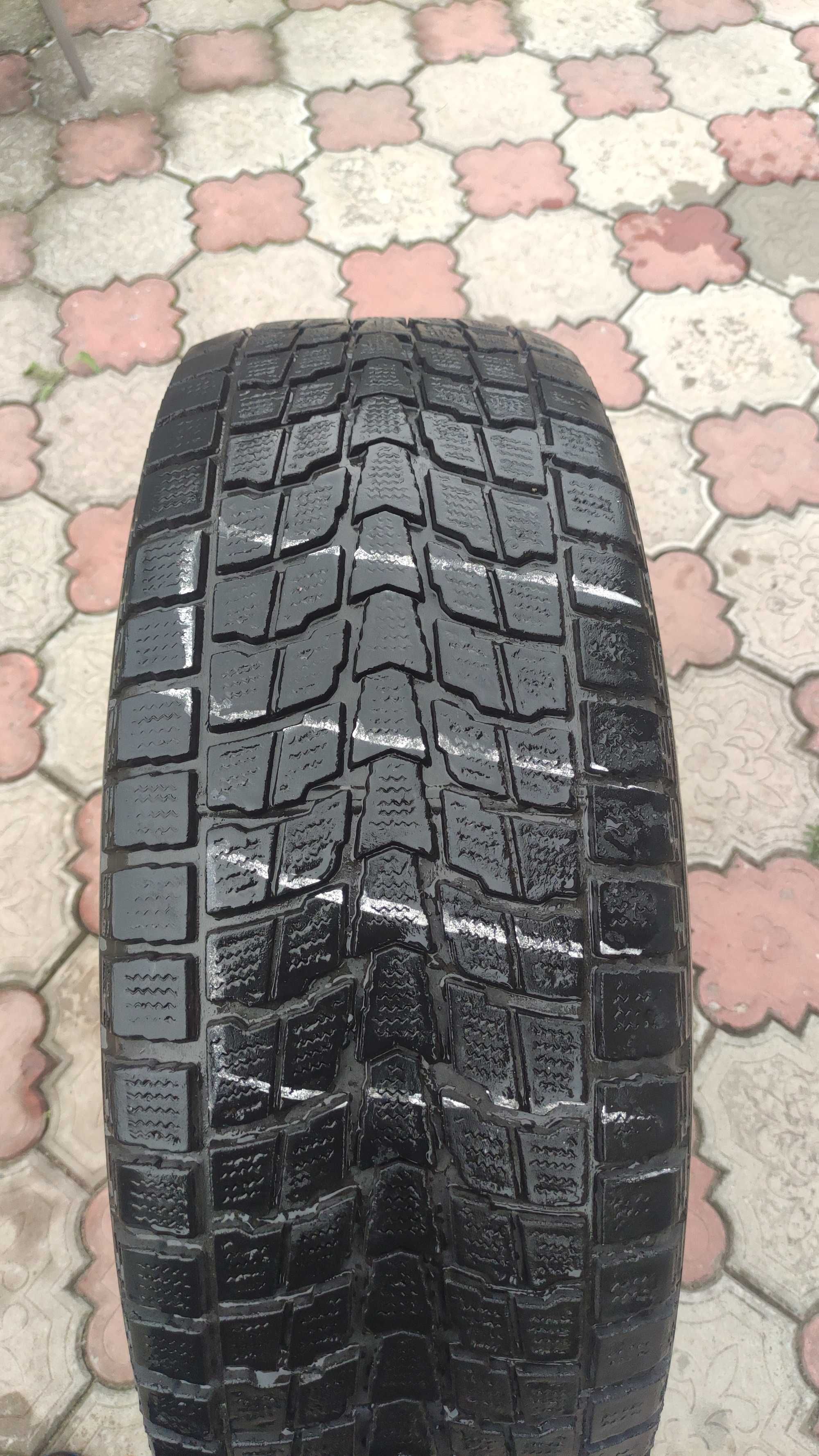 Продам резину DUNLOP 265/70r16