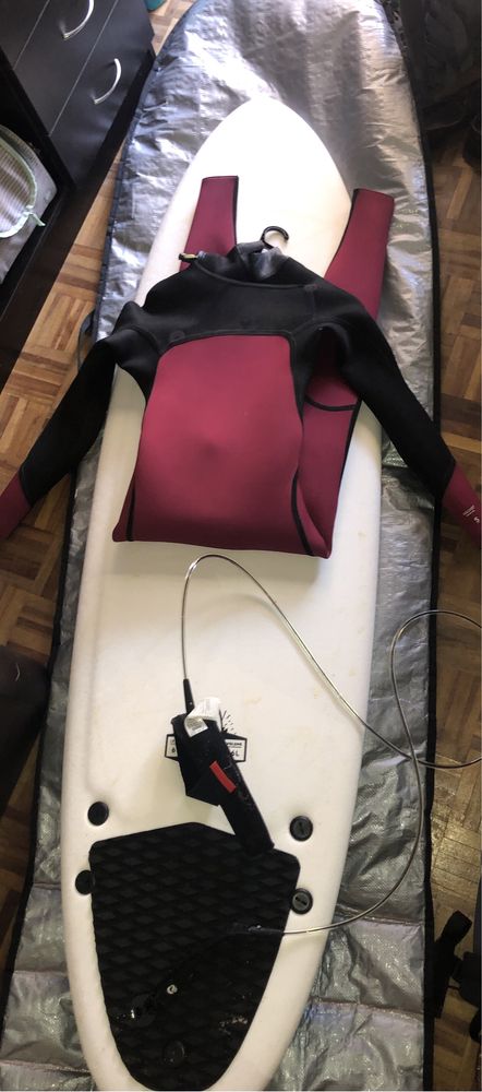 Prancha Surf + Fato + Saco de prancha (conjunto)