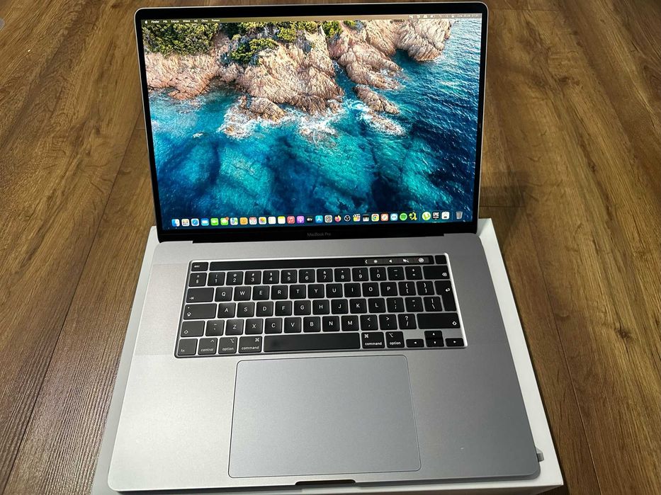 MacBook Pro 16 2019 i7 16GB