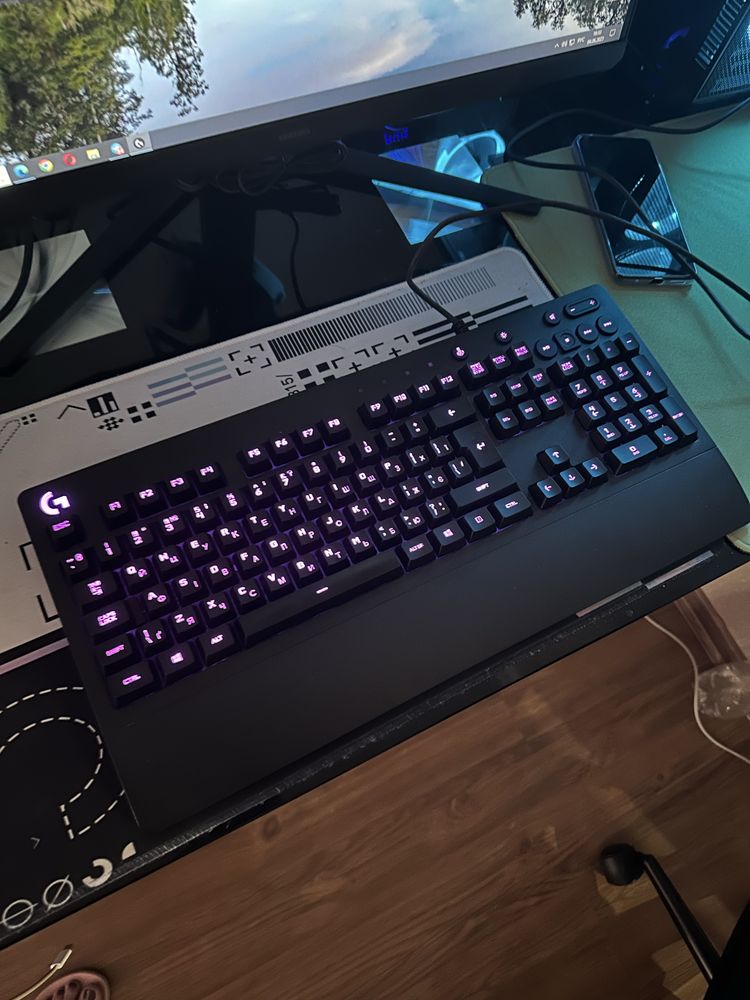 Игровая клавиатура logitech g213