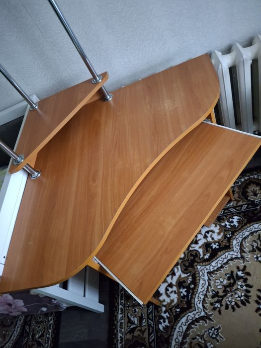 Компьютерний  стіл з стільцем