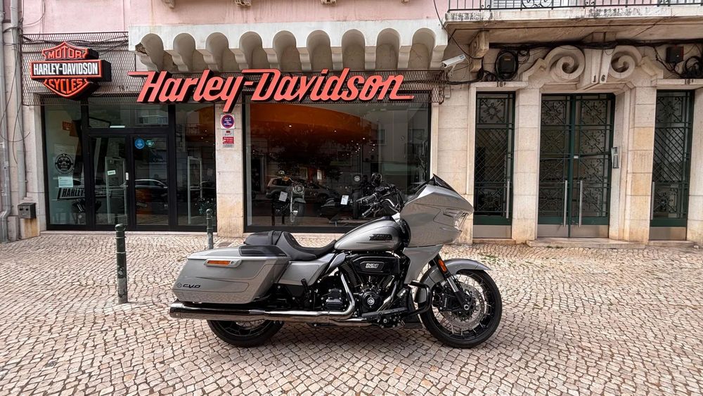 Harley-Davidson Road  Road Glide CVO