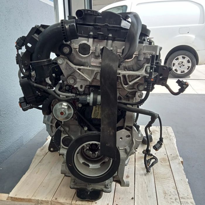 Motor PEUGEOT 2008 1.2Puretch 130cv  2024 em Stock