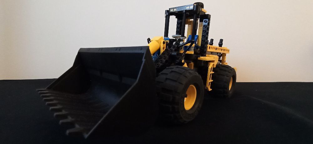 Lego Technic 8439 Ładowarka Pneumatic Front Loader