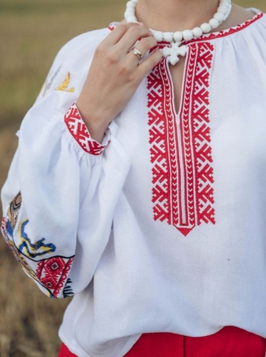 Вишиванка, вишита жіноча блузка