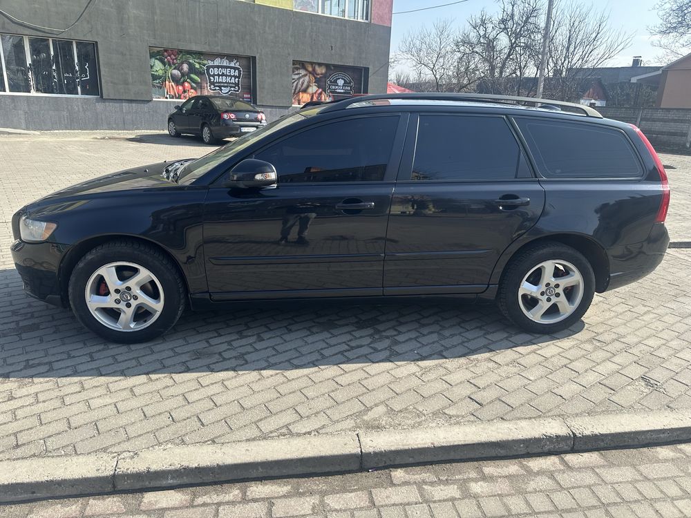 Продам Volvo v50 2011 1.6 TDI