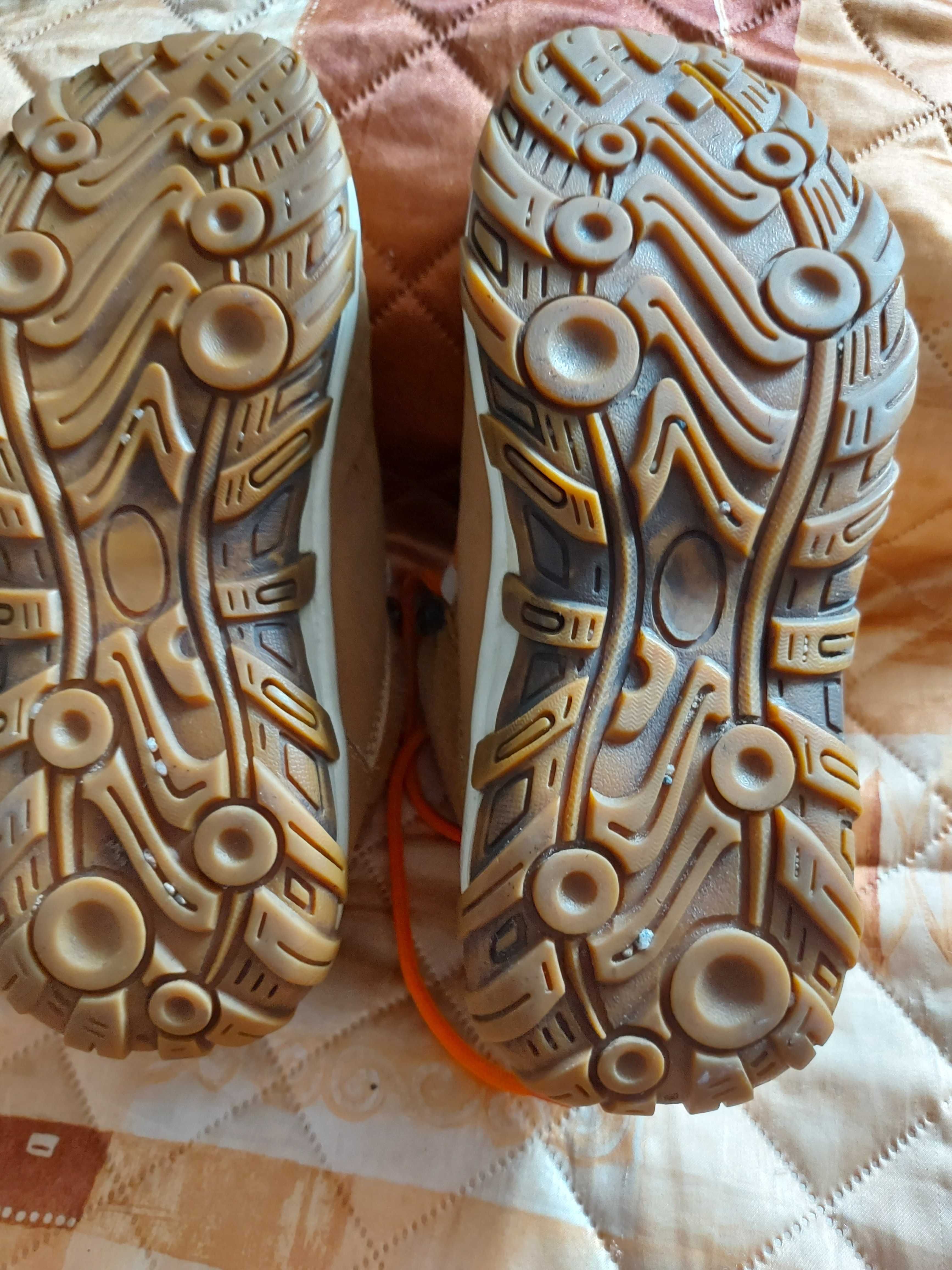 Buty całoroczne damskie
  Botki damskie,  trapery,  platforma