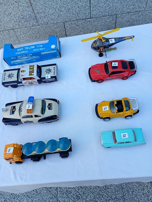 Brinquedos em Madeira -chapa-e plástico