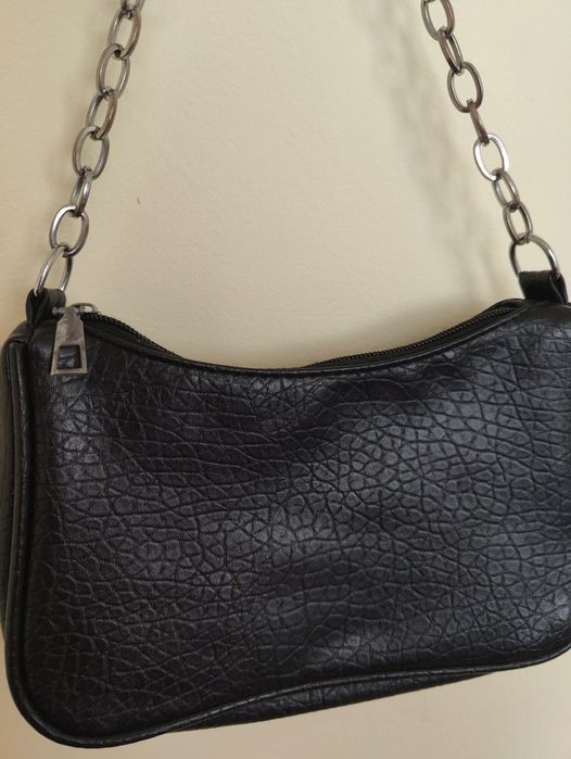 Oddam małą torebkę