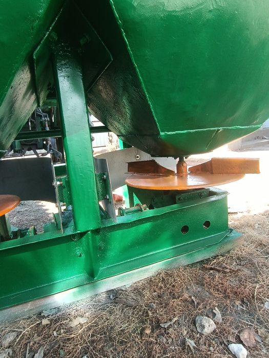 Продам розкидач добрив