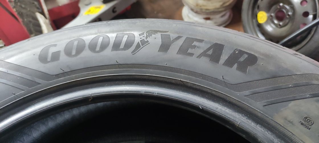 235 60 R18 GoodYear Eagle F1 4шт