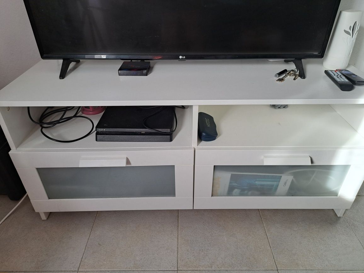 móvel de televisão IKEA