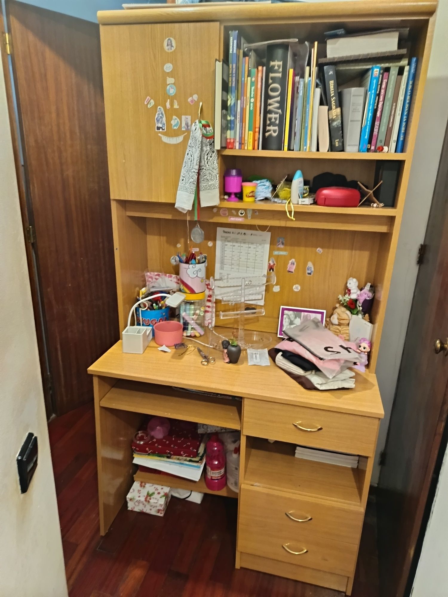 Estante quarto de criança