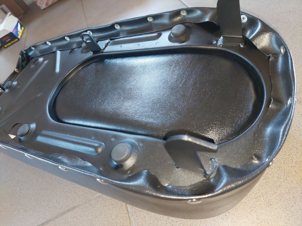 Nowe polskie solidne siedzenie wsk 125 175 b3 jednoramowa pl