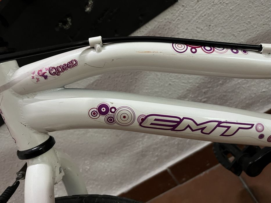 Bicicleta criança menina. Roda 16