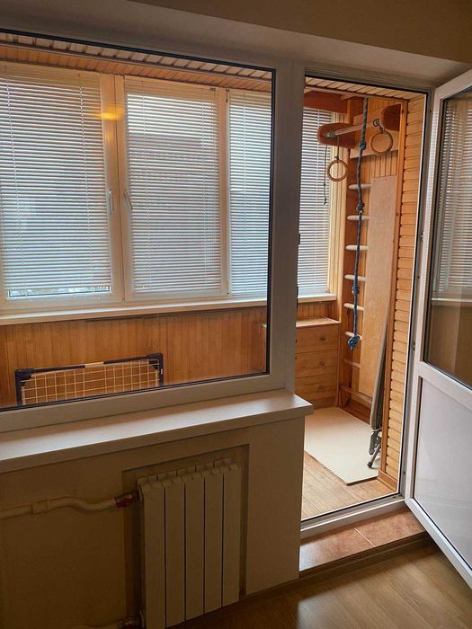 Продаж 3 кімнатної квартири біля метро Оболонь