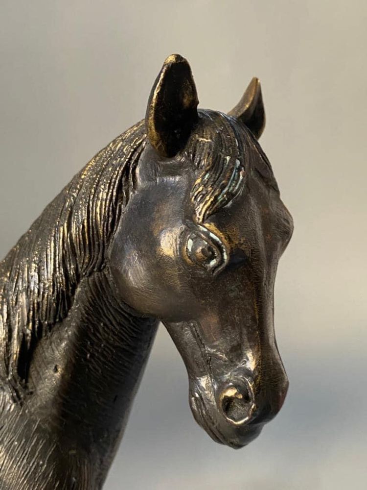 Cavalo em bronze