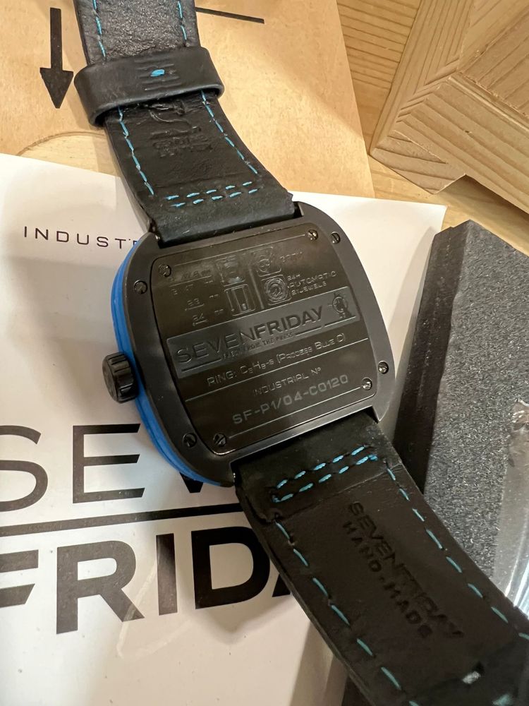 Relogio Seven Friday