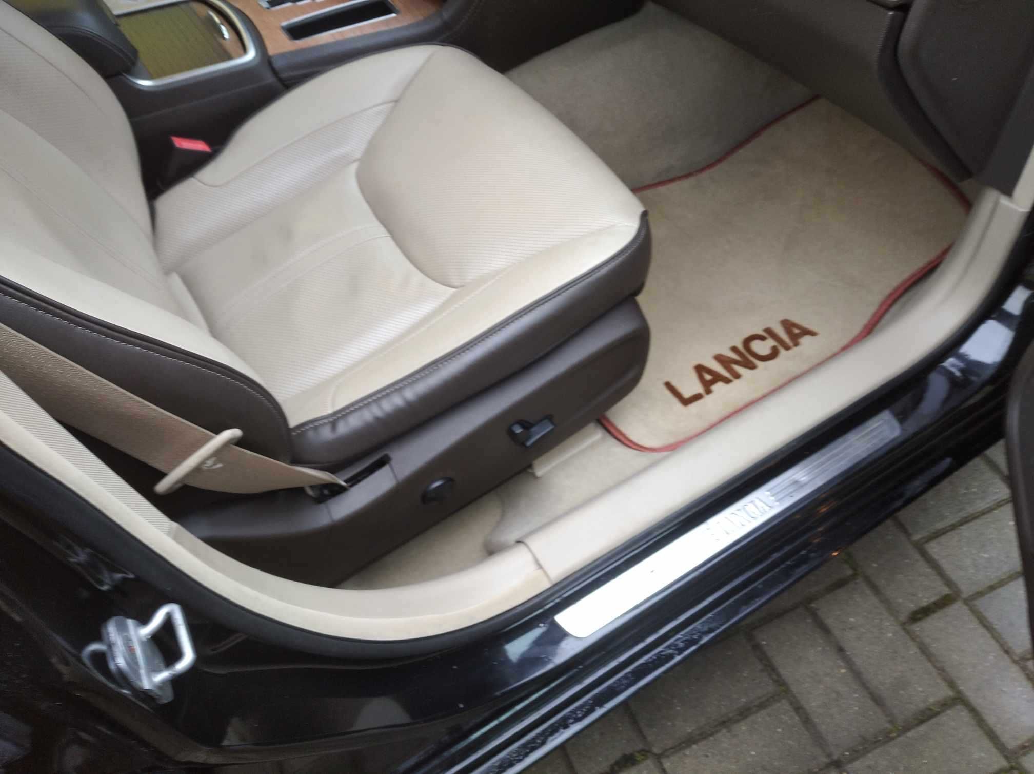 Lancia Thema 3.0 Diesel 239KM  czarny sedan