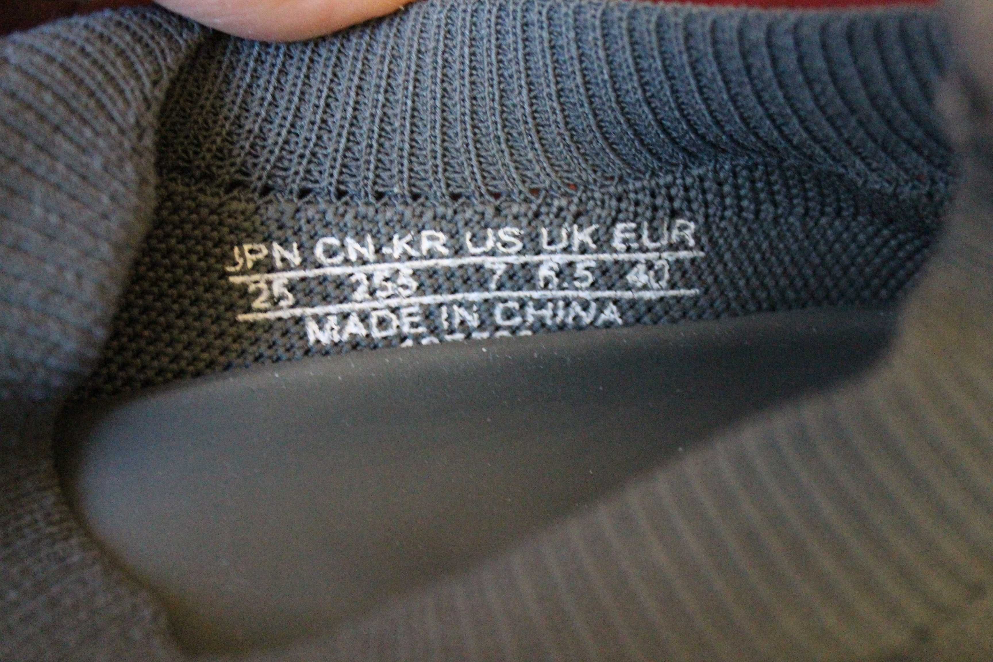 Сліпони чоловічі Uniqlo