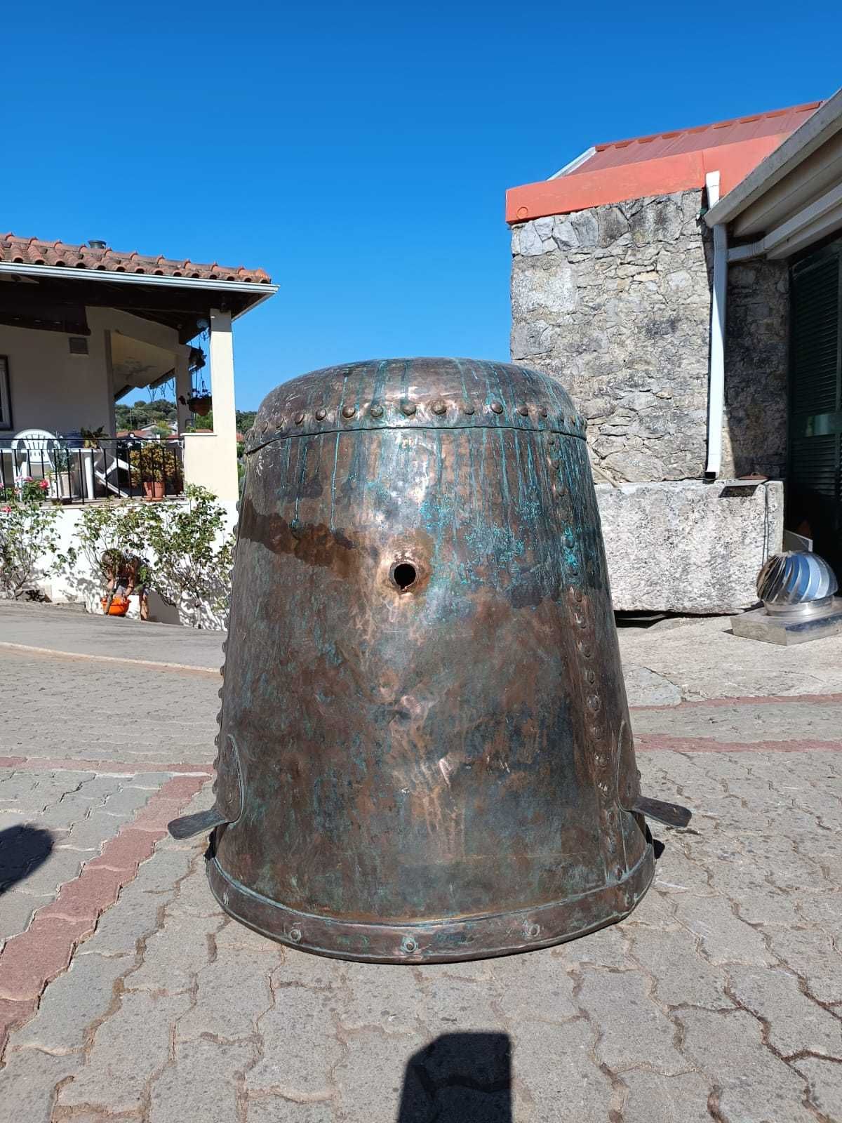 Dorna em cobre estilo antigo.