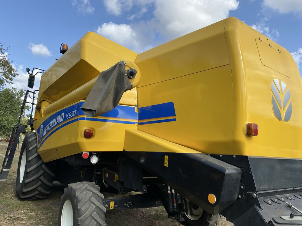 Комбаин NEW HOLLAND TC5.90