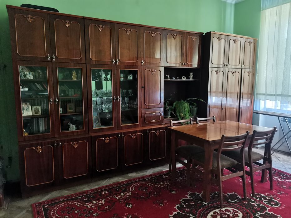 Вітальня, стінка у вітальню, шафа з антресолямиля