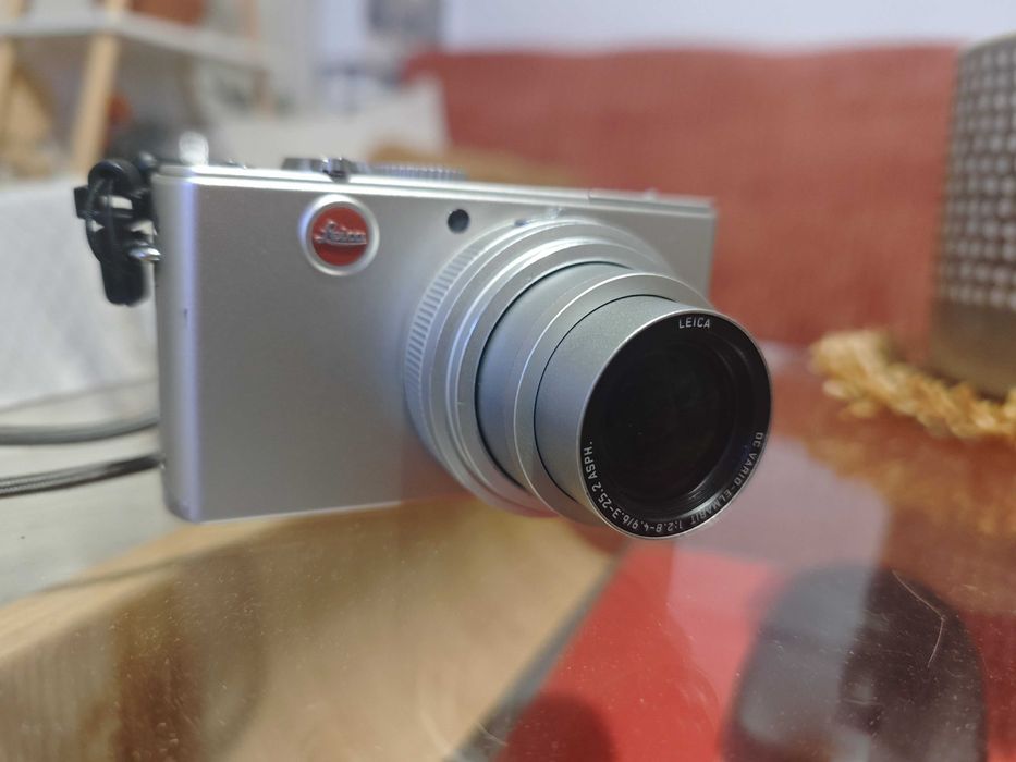 Leica D-Lux 3 + Panasonic Lumix DMC-LZ10