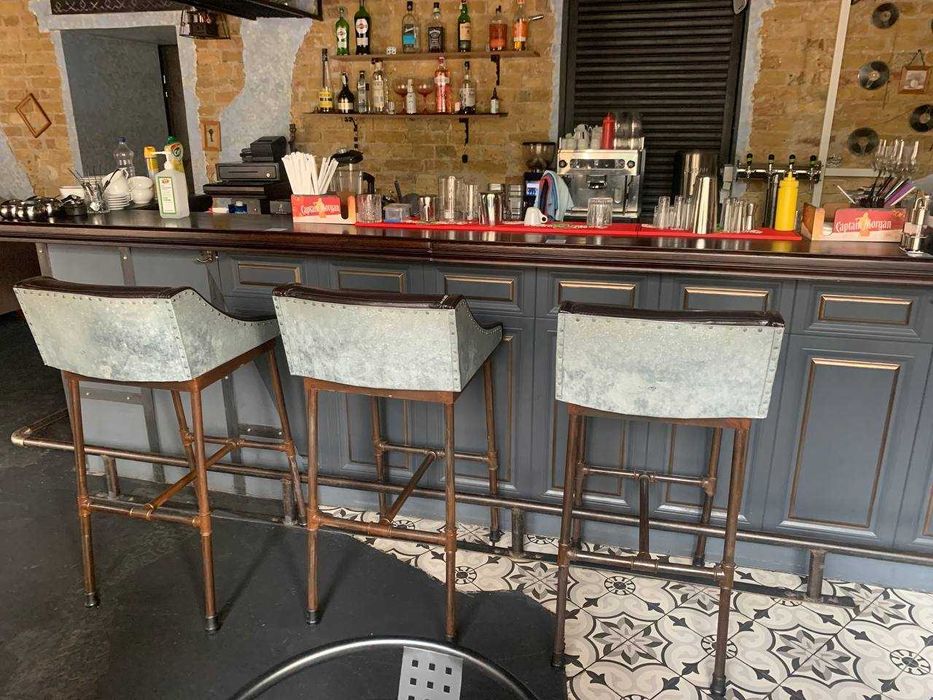 Обладнання та посуд для ресторану. Стілець. Диван.