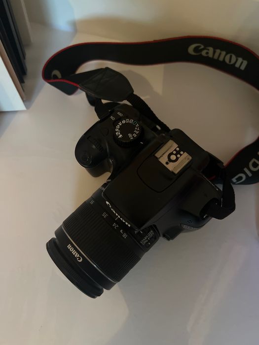 Vendo camera fotográfica Canon 1100D