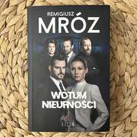 Remigiusz Mróz Wotum nieufności książka